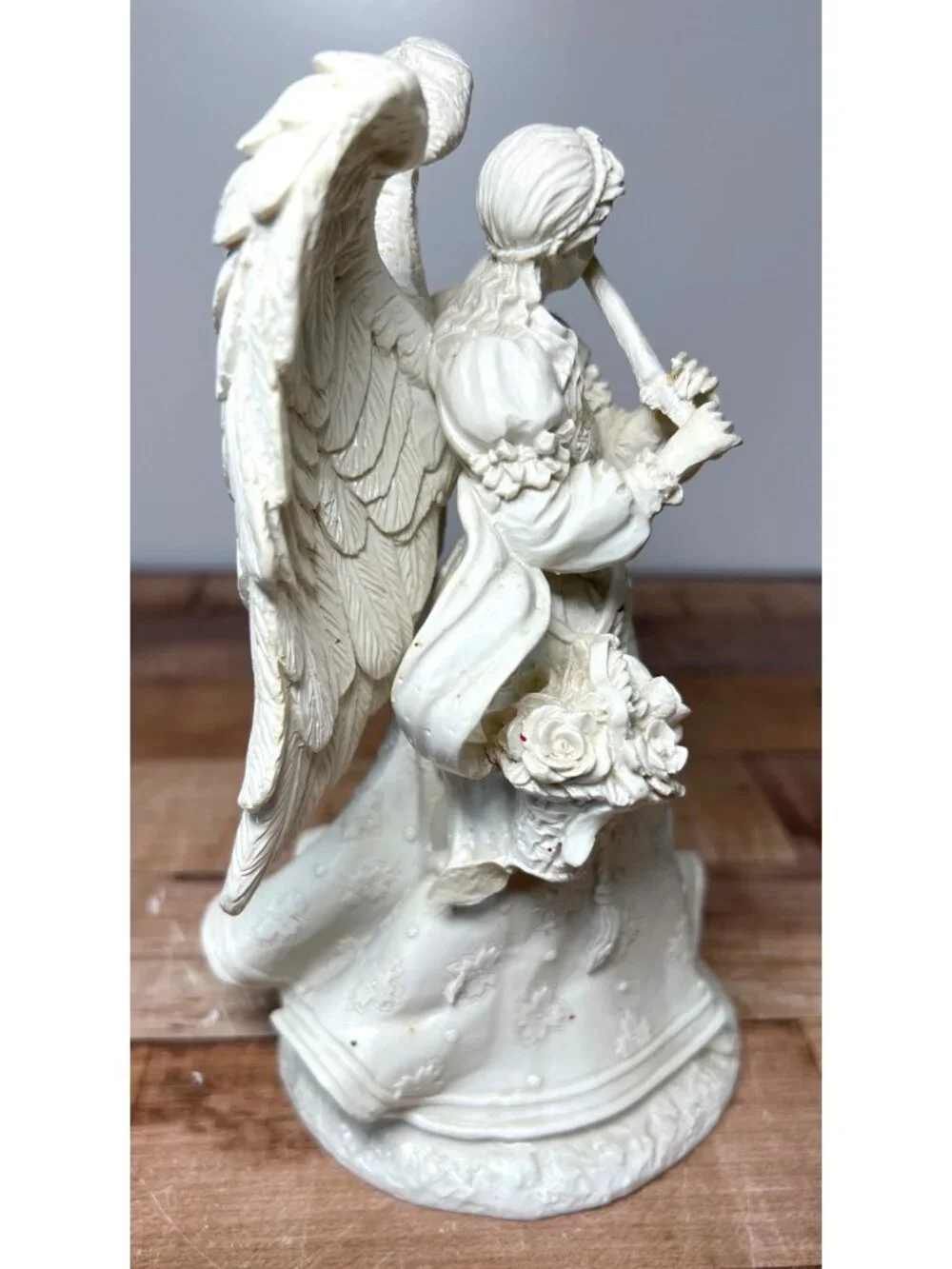 Christmas Angel Figurine Decorative Sculpture Detailed Resin Art